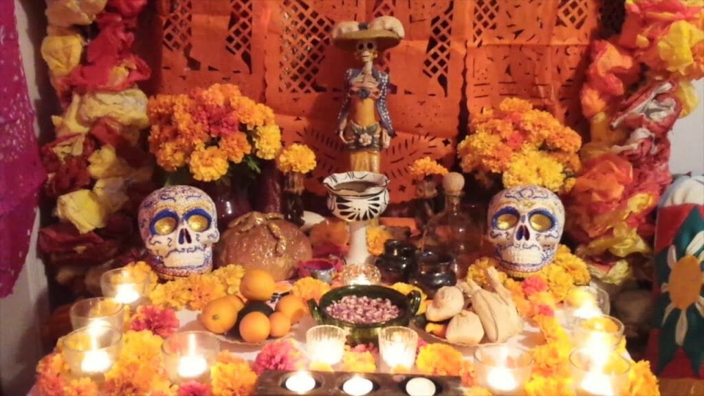 understanding-the-significance-of-ofrenda-hiplatinos